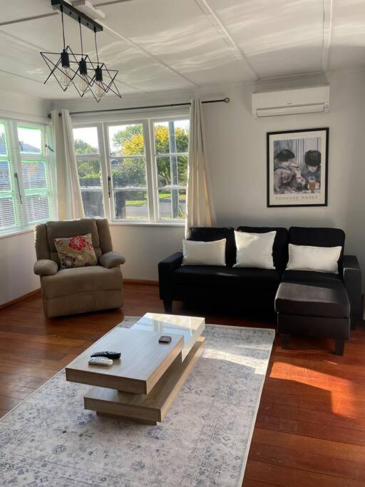 Watts, A Cosy Escape Villa Хамилтън Екстериор снимка