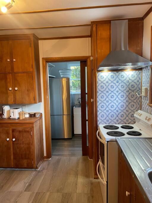 Watts, A Cosy Escape Villa Хамилтън Екстериор снимка